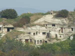 Noszvalyi barlanglakások